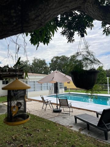 1735 NE 157th Ter, North Miami Beach, FL 33162