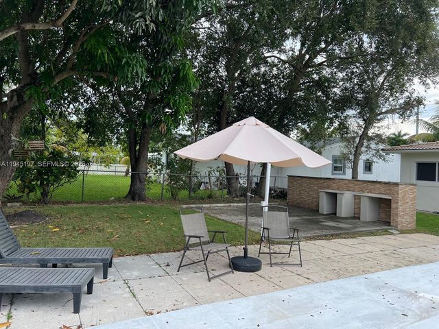 1735 NE 157th Ter, North Miami Beach, FL 33162