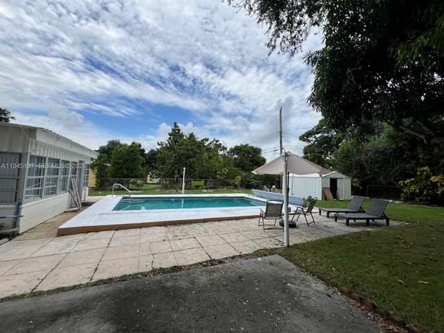 1735 NE 157th Ter, North Miami Beach, FL 33162