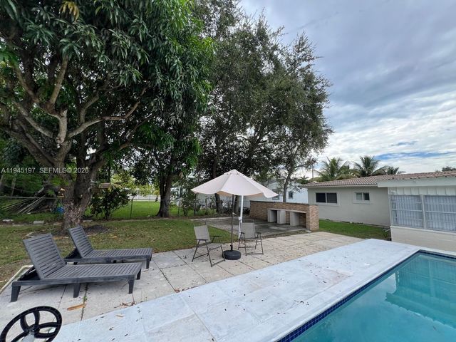 1735 NE 157th Ter, North Miami Beach, FL 33162