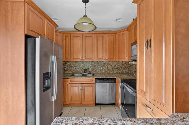 14621 LINCOLN Boulevard, Miami, FL 33176
