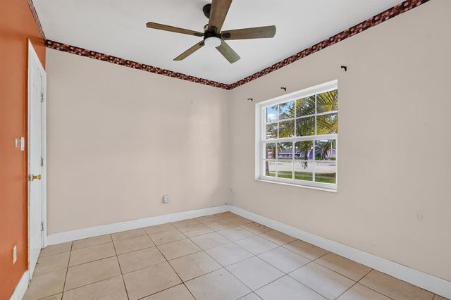 14621 LINCOLN Boulevard, Miami, FL 33176