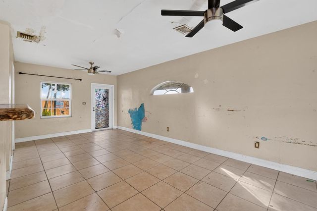 14621 LINCOLN Boulevard, Miami, FL 33176