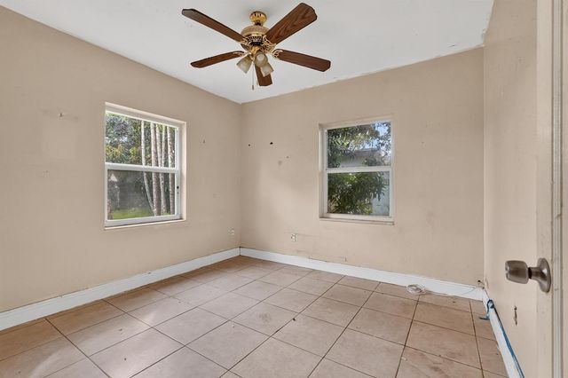 14621 LINCOLN Boulevard, Miami, FL 33176