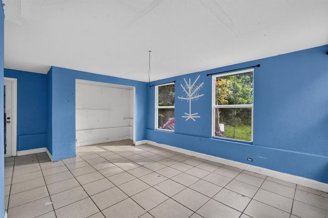 14621 LINCOLN Boulevard, Miami, FL 33176