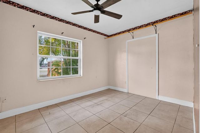 14621 LINCOLN Boulevard, Miami, FL 33176