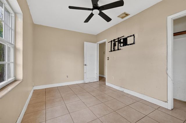 14621 LINCOLN Boulevard, Miami, FL 33176