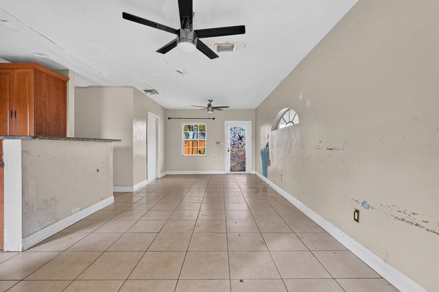 14621 LINCOLN Boulevard, Miami, FL 33176