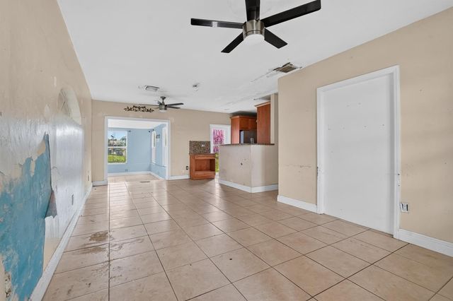 14621 LINCOLN Boulevard, Miami, FL 33176