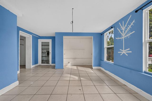 14621 LINCOLN Boulevard, Miami, FL 33176