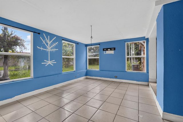 14621 LINCOLN Boulevard, Miami, FL 33176