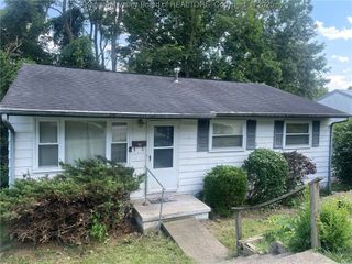 908 Valley View Drive, South Charleston, WV 25309