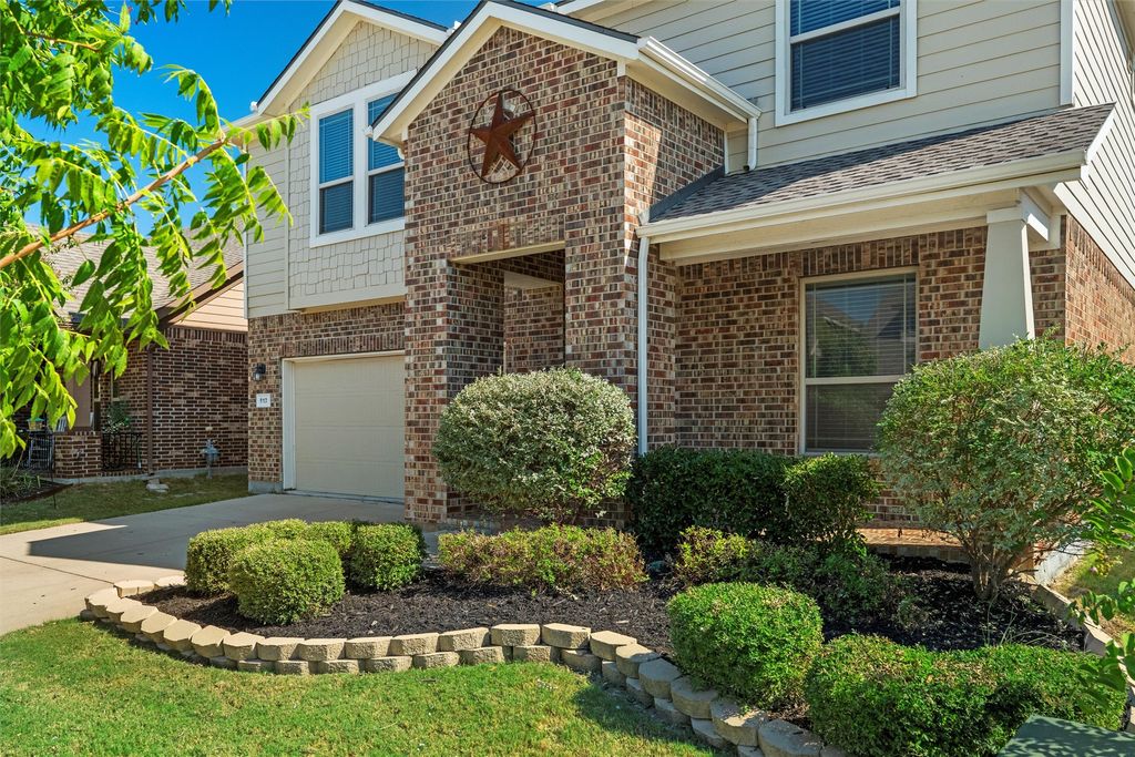 912 Falcon Road, Argyle, TX 76226