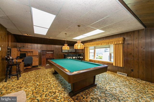 106 W MILL RD, Maple Shade, NJ 08052