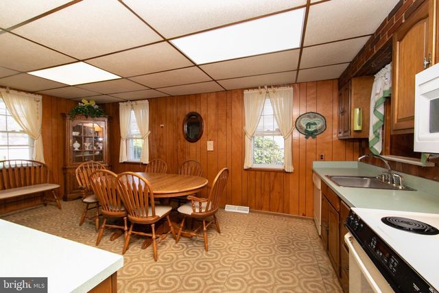 106 W MILL RD, Maple Shade, NJ 08052