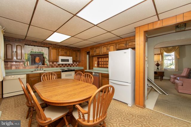 106 W MILL RD, Maple Shade, NJ 08052