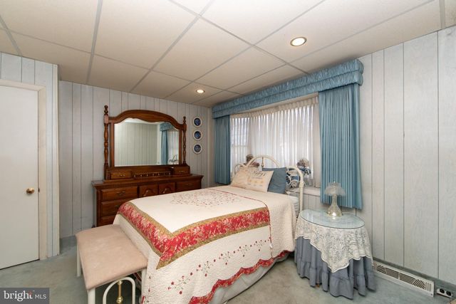 106 W MILL RD, Maple Shade, NJ 08052