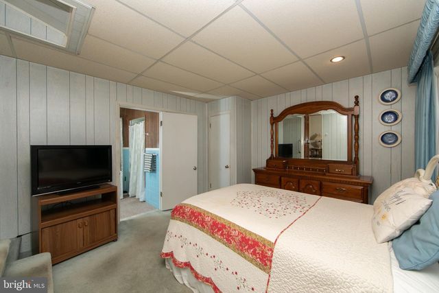 106 W MILL RD, Maple Shade, NJ 08052