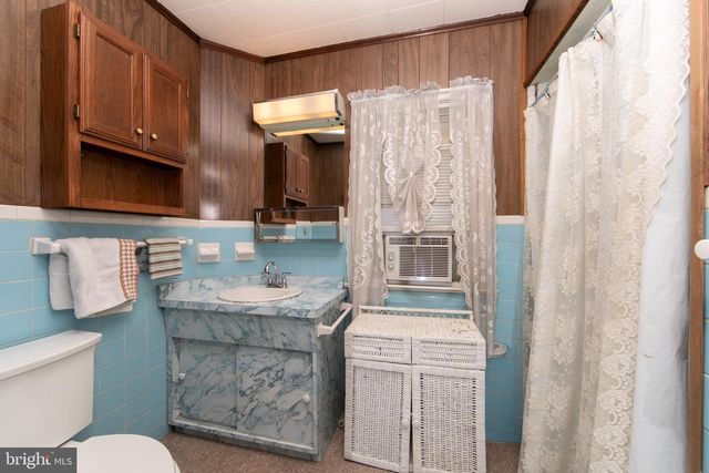 106 W MILL RD, Maple Shade, NJ 08052