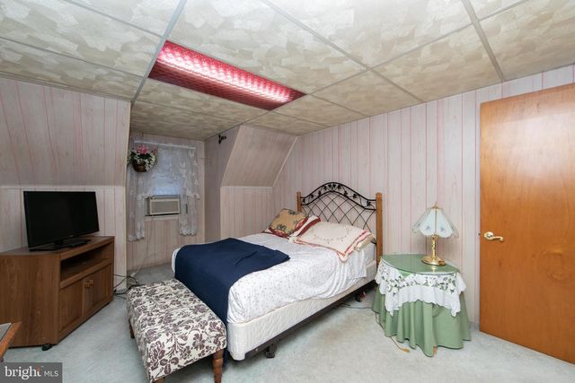 106 W MILL RD, Maple Shade, NJ 08052