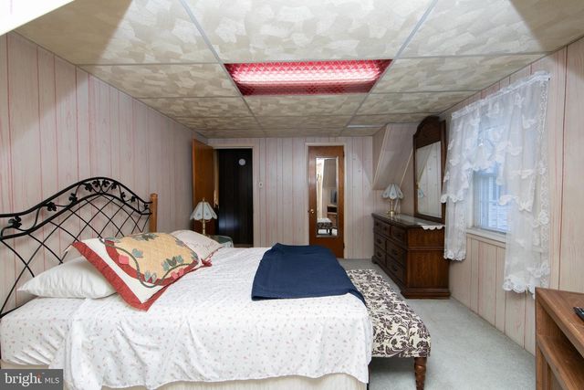 106 W MILL RD, Maple Shade, NJ 08052