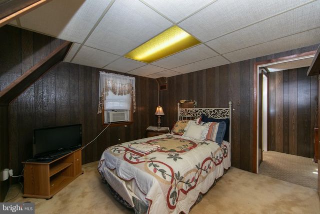 106 W MILL RD, Maple Shade, NJ 08052