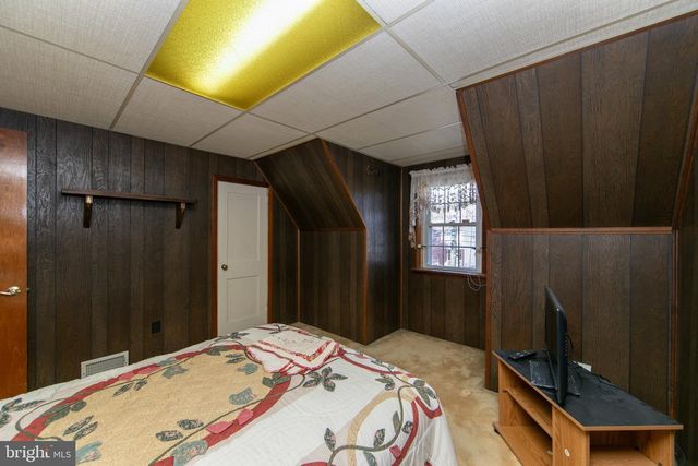 106 W MILL RD, Maple Shade, NJ 08052