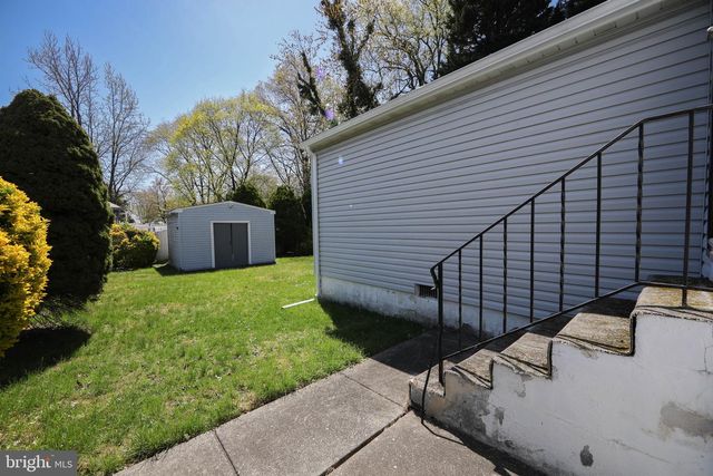 106 W MILL RD, Maple Shade, NJ 08052