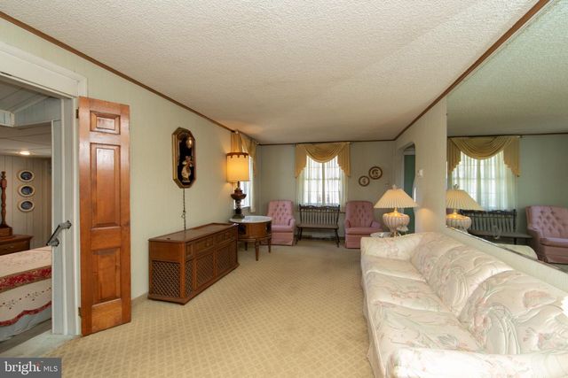 106 W MILL RD, Maple Shade, NJ 08052