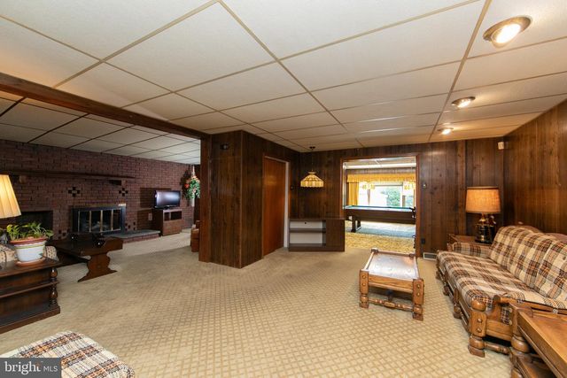 106 W MILL RD, Maple Shade, NJ 08052