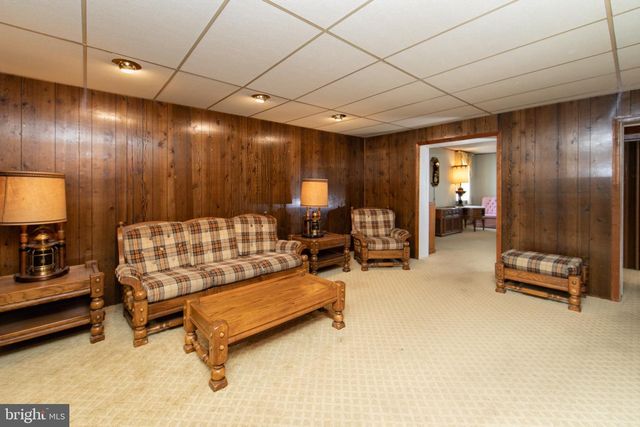 106 W MILL RD, Maple Shade, NJ 08052
