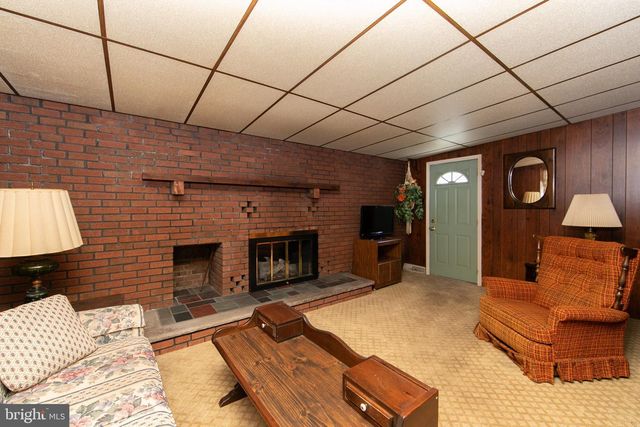 106 W MILL RD, Maple Shade, NJ 08052