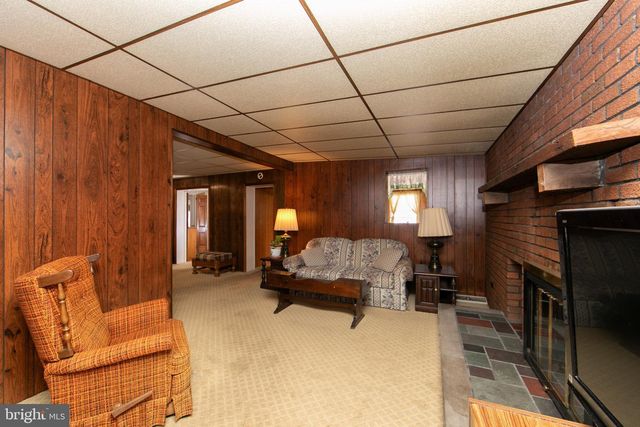 106 W MILL RD, Maple Shade, NJ 08052