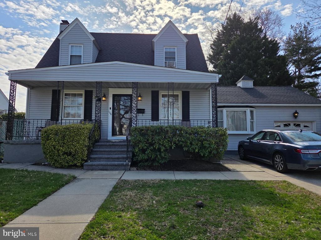 106 W MILL RD, Maple Shade, NJ 08052