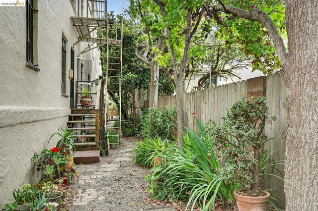 848 Stannage AVE 11, Albany, CA 94706