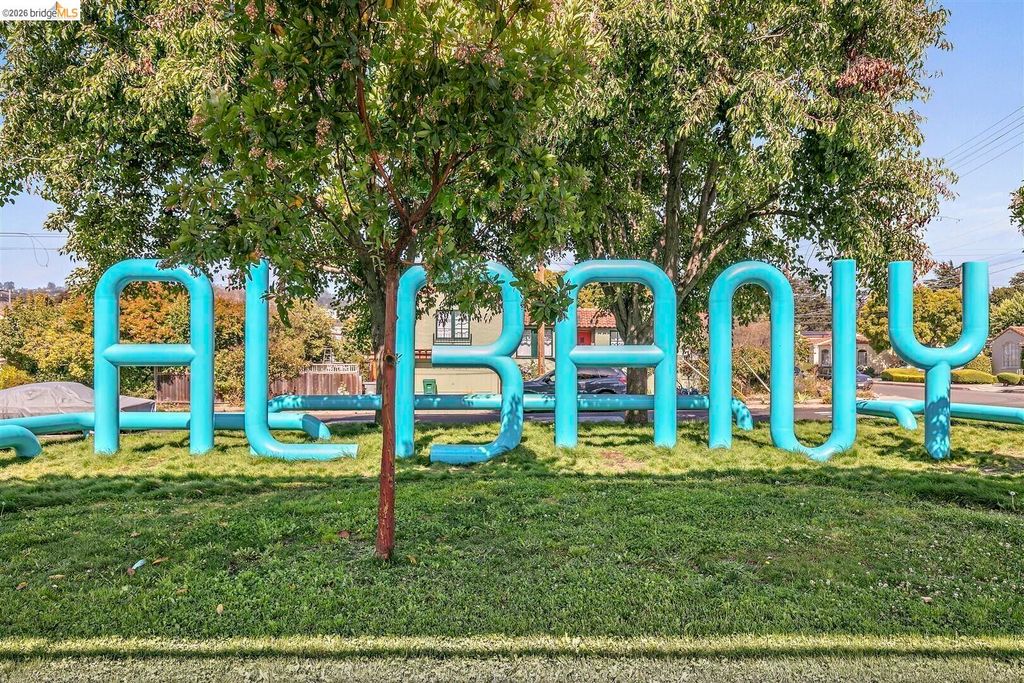 848 Stannage AVE 11, Albany, CA 94706