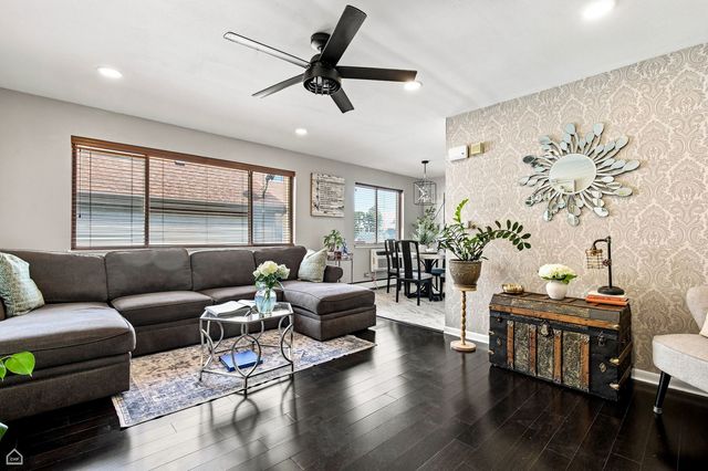 7444 Washington Streets 10, Forest Park, IL 60130