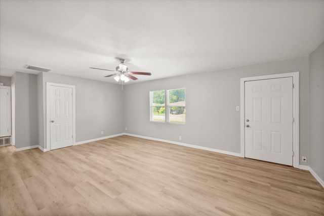 329 Claudia Street, Arlington, TX 76010