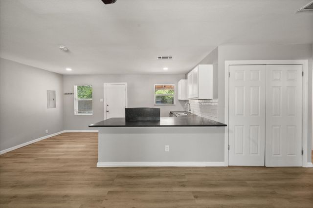 329 Claudia Street, Arlington, TX 76010