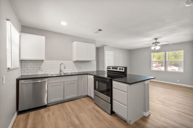 329 Claudia Street, Arlington, TX 76010