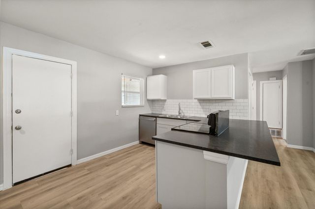 329 Claudia Street, Arlington, TX 76010