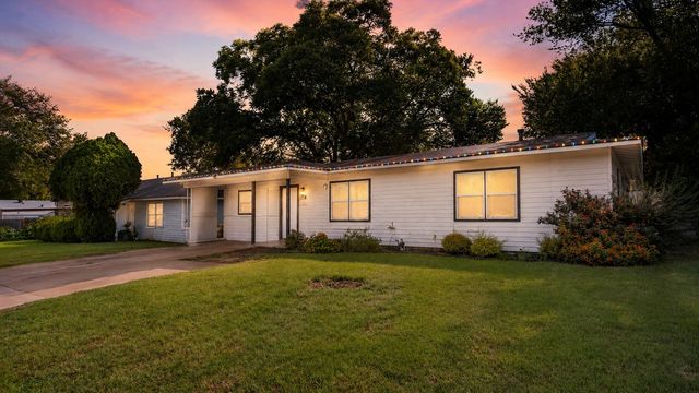 329 Claudia Street, Arlington, TX 76010