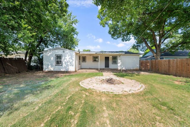 329 Claudia Street, Arlington, TX 76010
