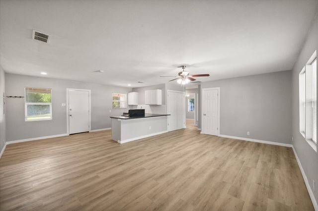 329 Claudia Street, Arlington, TX 76010