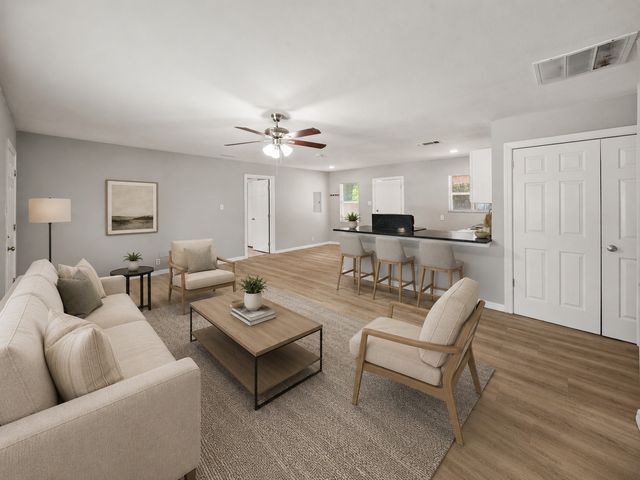 329 Claudia Street, Arlington, TX 76010