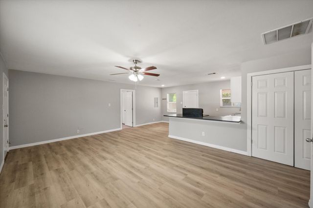329 Claudia Street, Arlington, TX 76010