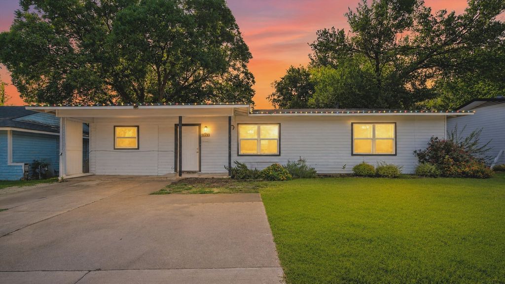 329 Claudia Street, Arlington, TX 76010