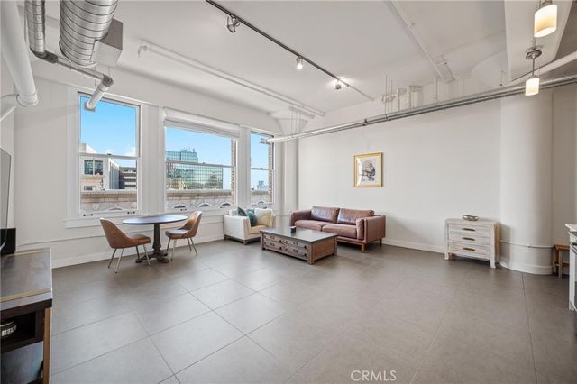 939 S Broadway 1001, Los Angeles, CA 90015