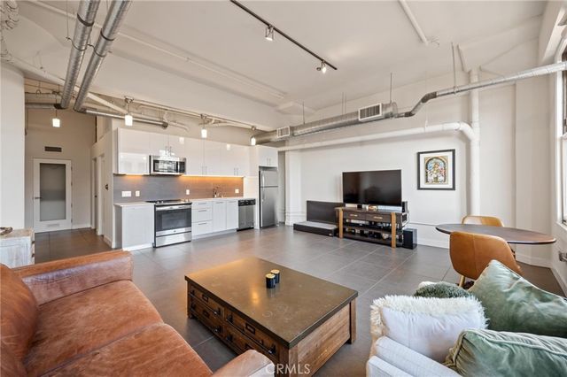 939 S Broadway 1001, Los Angeles, CA 90015