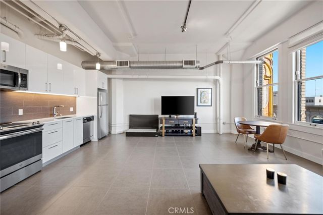 939 S Broadway 1001, Los Angeles, CA 90015